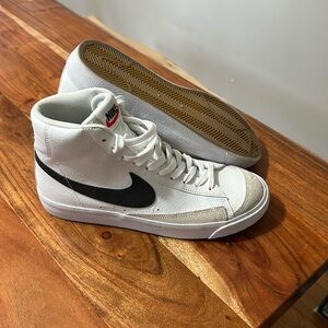 Nike Blazers Mid “big kids” sizing 7y in boys. They fit like an 8 women